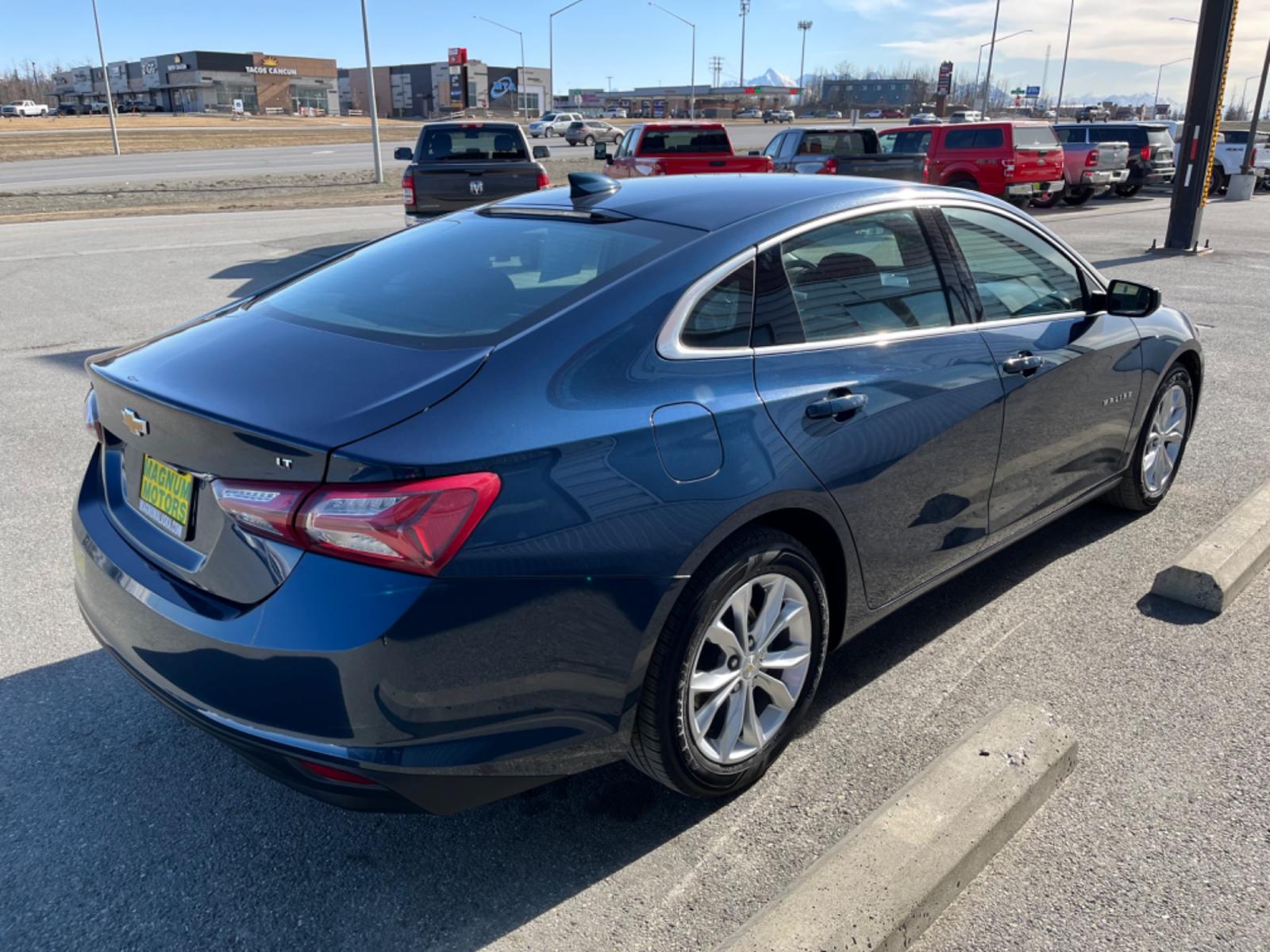 2022 BLUE /Black CHEVROLET MALIBU LT (1G1ZD5ST7NF) with an 1.5L engine, Continuously Variable transmission, located at 1960 Industrial Drive, Wasilla, 99654, (907) 274-2277, 61.573475, -149.400146 - Photo #3